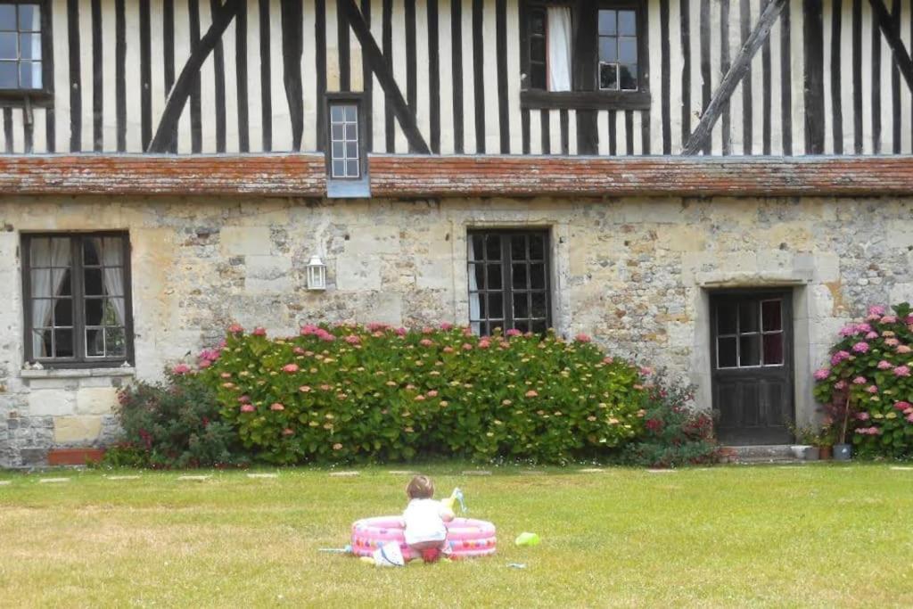 La Ferme Du Chateau Fauguernon Exteriér fotografie